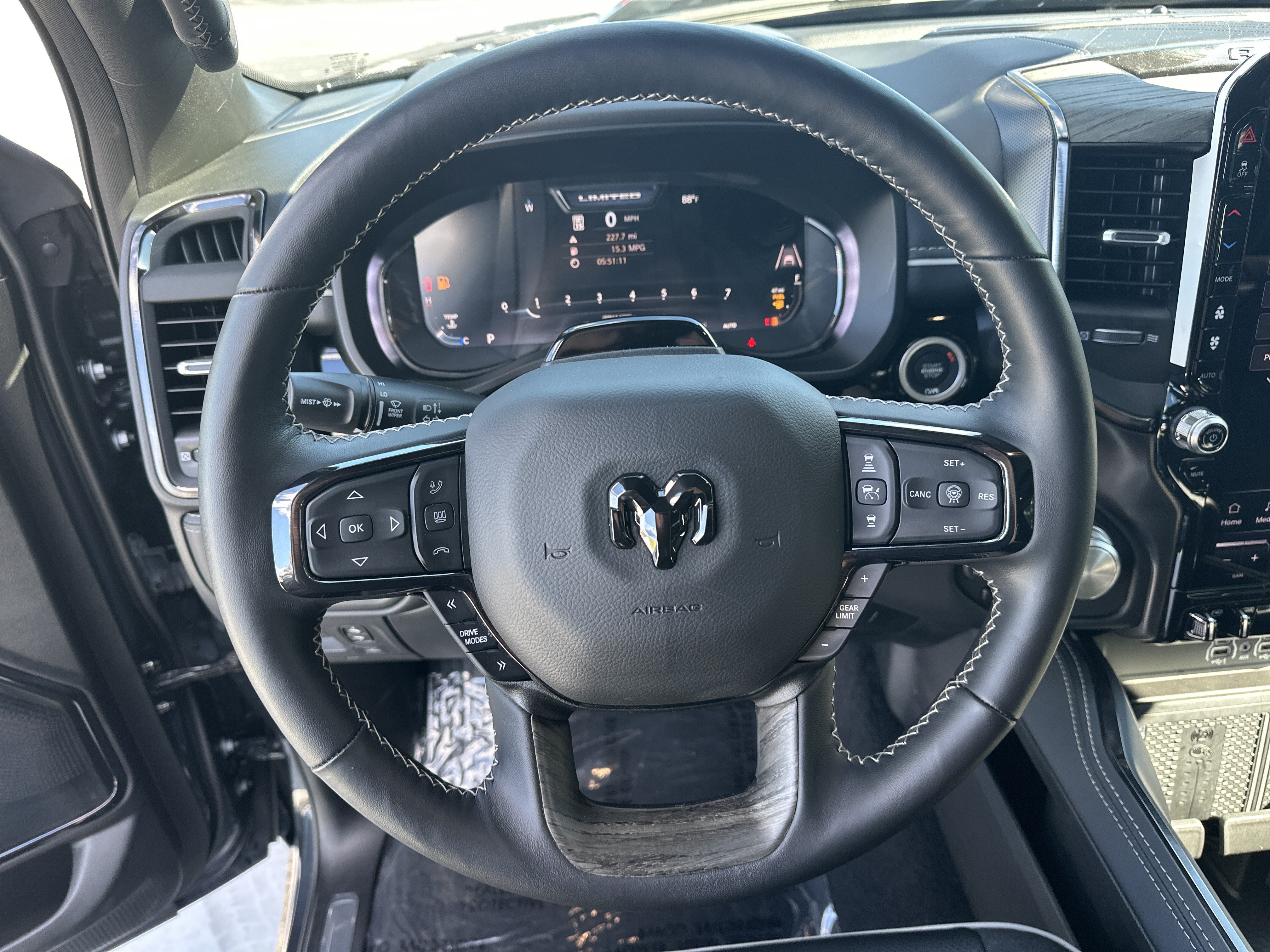 Used 2026 RAM 1500 Limited AWD/4WD image 18