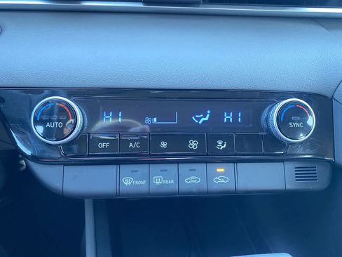 Used 2025 Hyundai Elantra Sport image 18