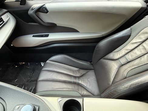 Used 2019 BMW i8 Coupe image 27