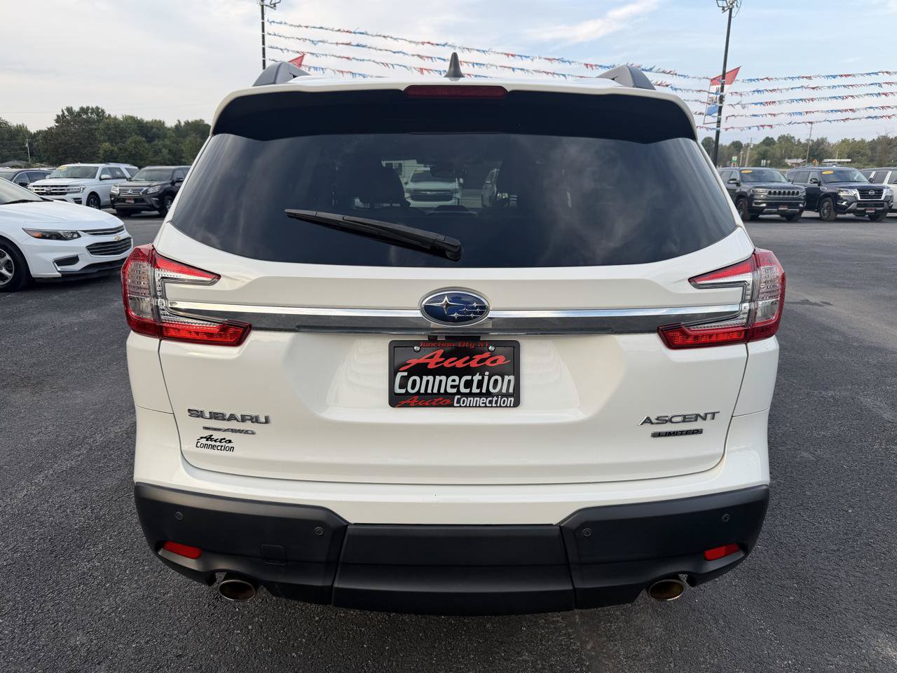 Used 2023 Subaru Ascent Limited AWD/4WD image 5