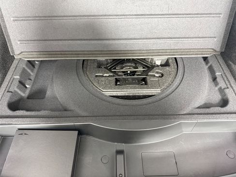 Used 2024 Genesis GV70 2.5T w/ Advanced Package AWD/4WD image 42