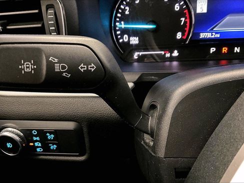 Certified 2022 Ford Explorer XLT w/ Equipment Group 202A image 31