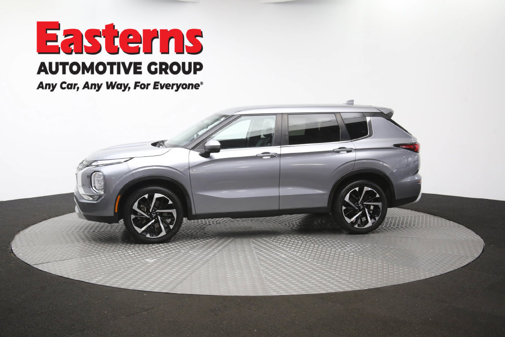 Used 2024 Mitsubishi Outlander SE FWD image 59