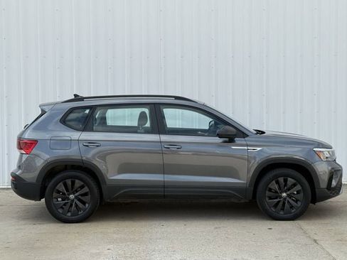 Used 2022 Volkswagen Taos S image 3