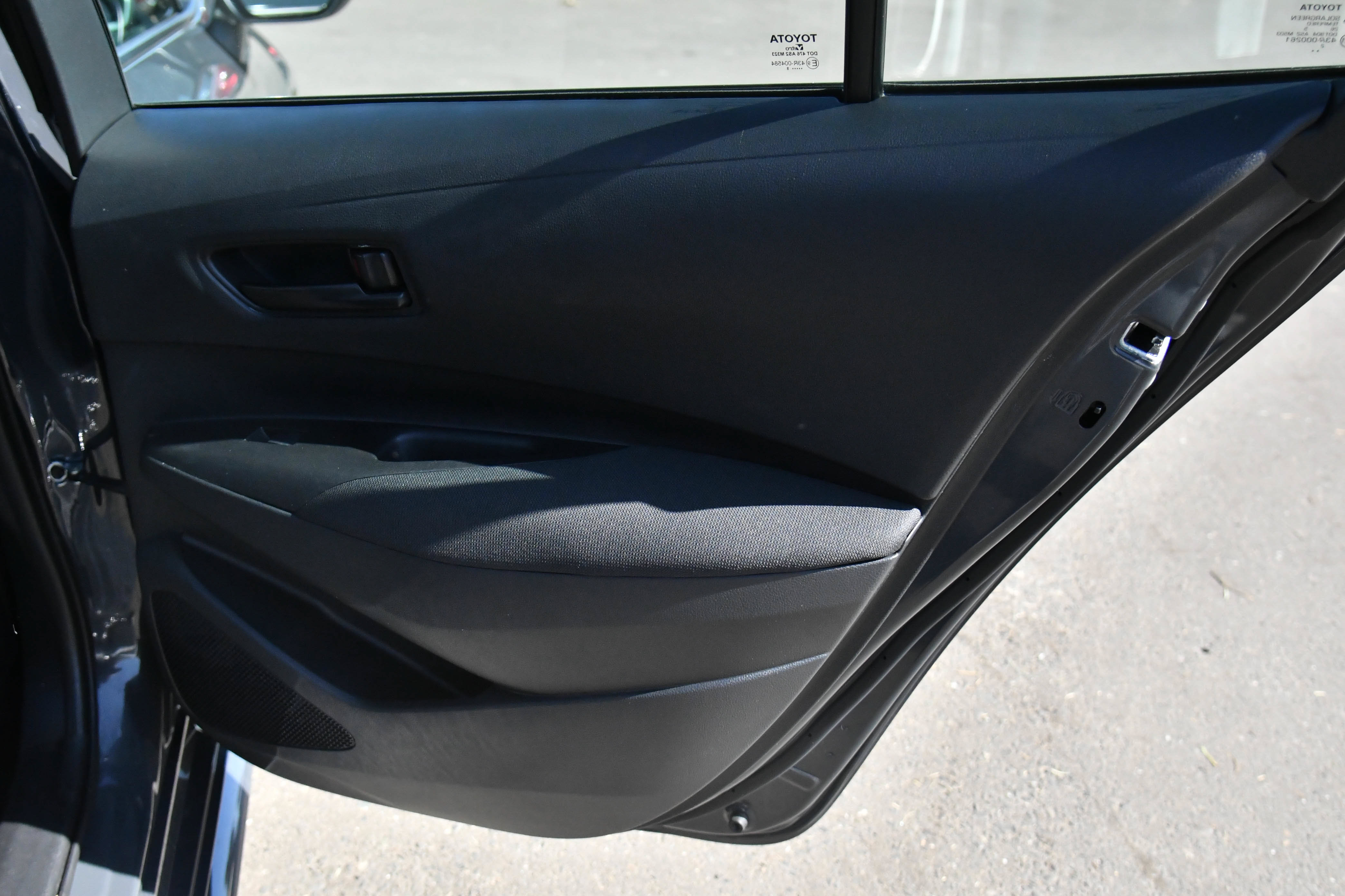 Used 2025 Toyota Corolla LE FWD image 37