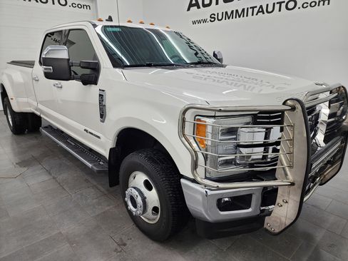 Used 2019 Ford F350 Lariat w/ Lariat Ultimate Package image 2