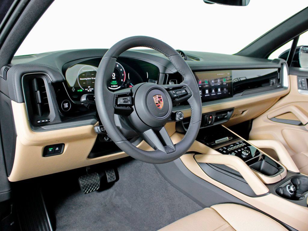 Certified 2026 Porsche Cayenne E-Hybrid AWD/4WD image 4