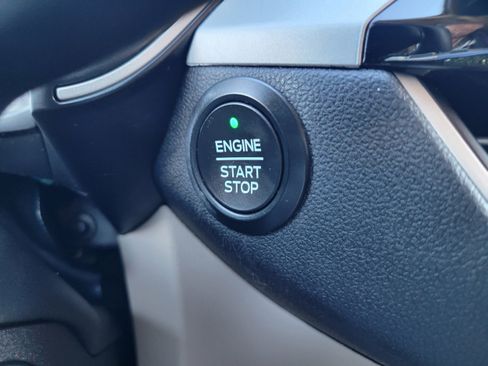 Used 2020 Ford Escape SEL image 18