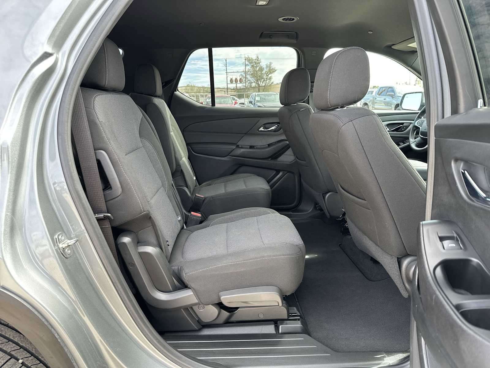 Used 2023 Chevrolet Traverse LT FWD image 21