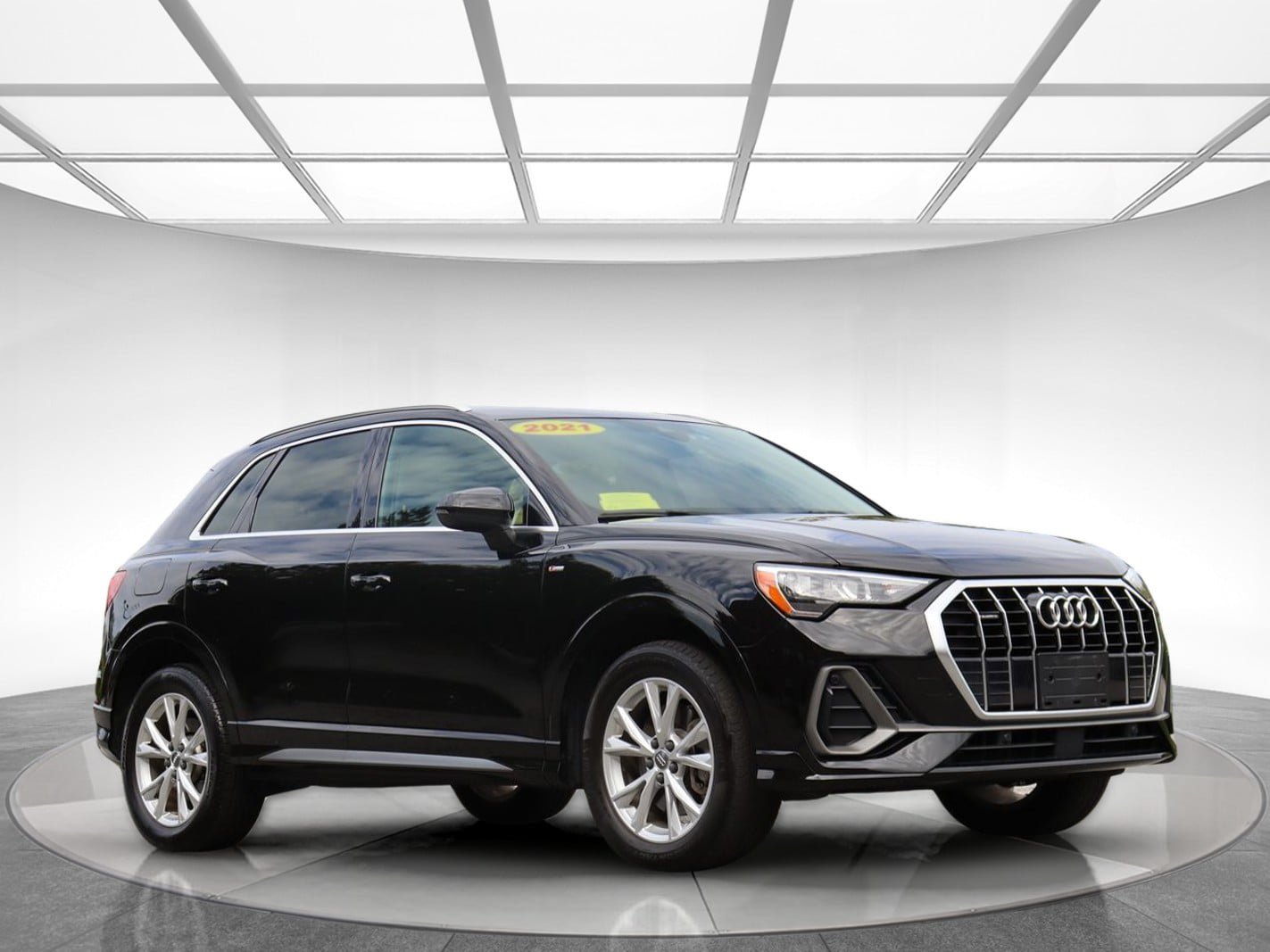 Used 2021 Audi Q3 2.0T Premium w/ Convenience Package AWD/4WD image 3