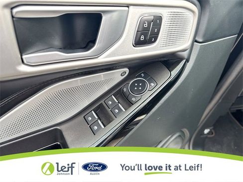 Used 2023 Ford Explorer Platinum w/ Technology Package image 19