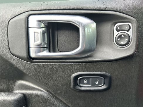 Used 2024 Jeep Gladiator Sport AWD/4WD image 40