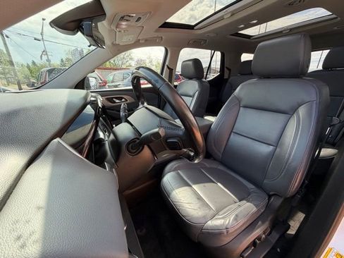 Used 2019 Chevrolet Traverse LT w/ LPO, Blackout Package AWD/4WD image 10