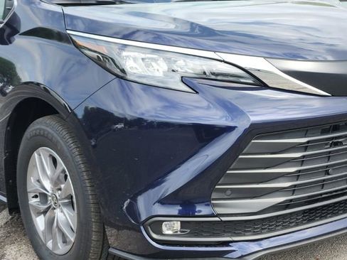 New 2026 Toyota Sienna XLE image 7