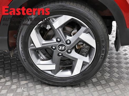 Used 2024 Hyundai Venue Limited FWD image 33