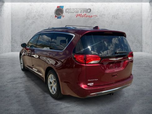 Used 2018 Chrysler Pacifica Touring-L Plus w/ Tire & Wheel Group FWD image 3