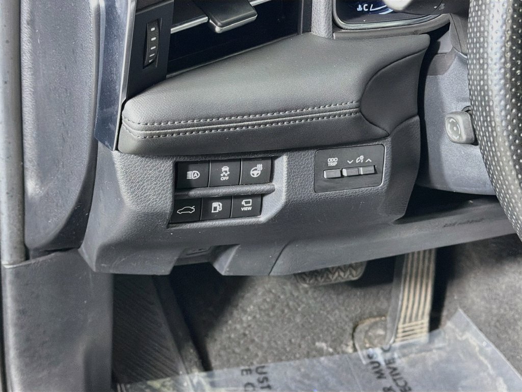 Used 2022 Toyota Avalon Limited w/ Advanced Safety Package FWD image 10