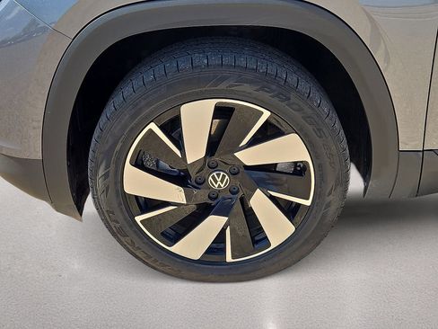 Used 2024 Volkswagen Atlas Cross Sport SE FWD image 10