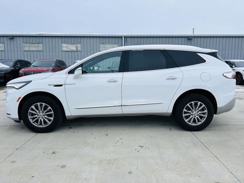 Used 2023 Buick Enclave Essence image 38
