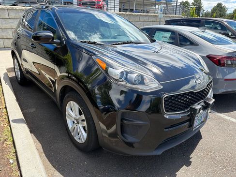 Used 2018 Kia Sportage LX FWD image 2