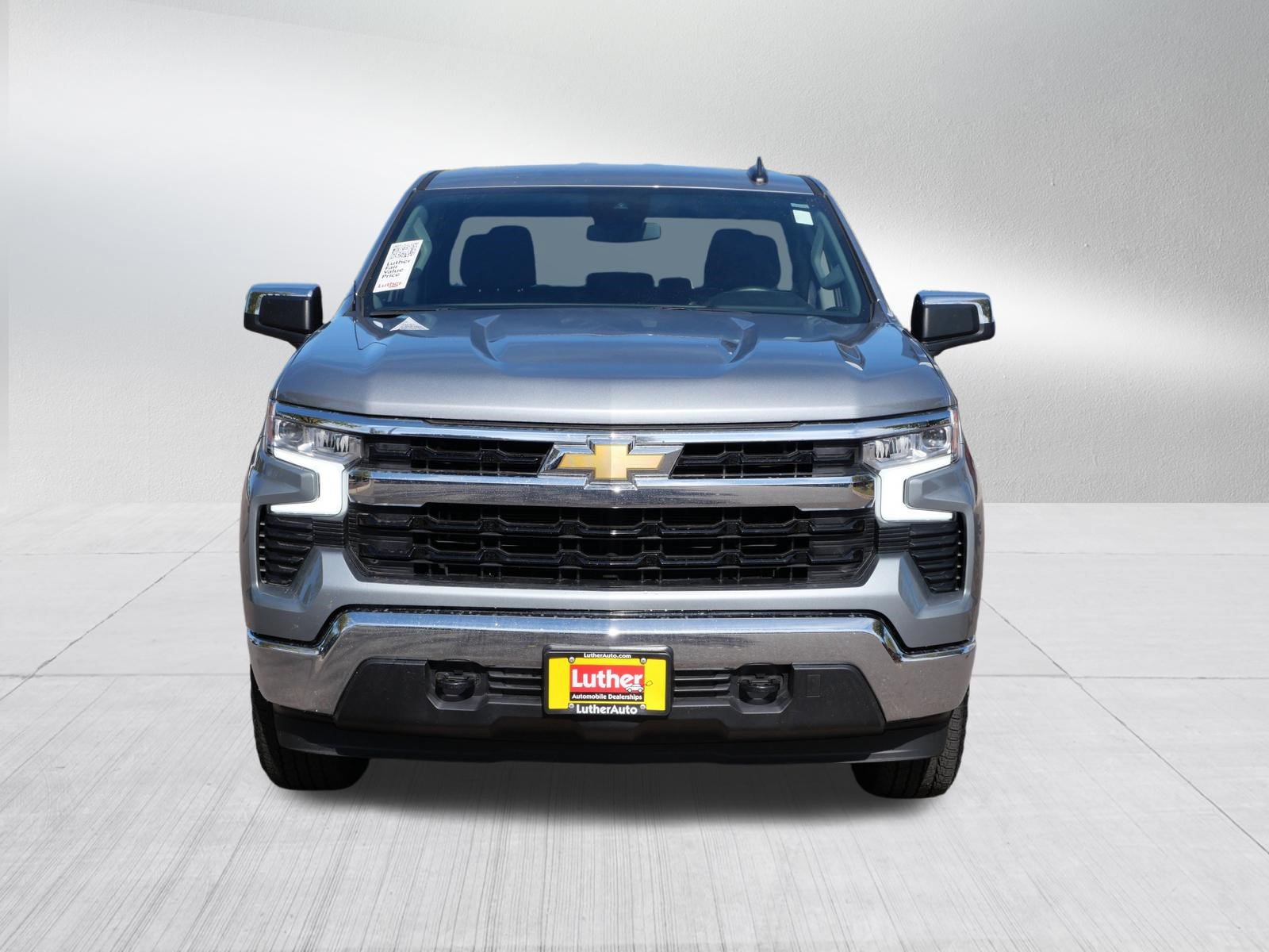 Used 2025 Chevrolet Silverado 1500 LT AWD/4WD image 2