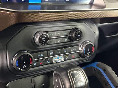 Used 2022 Ford Bronco Outer Banks image 21