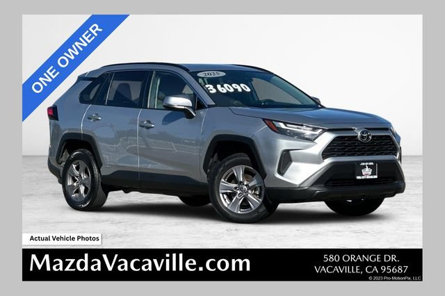 Used 2025 Toyota RAV4 XLE AWD/4WD image 1