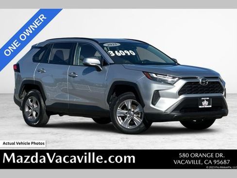 Used 2025 Toyota RAV4 XLE AWD/4WD image 1