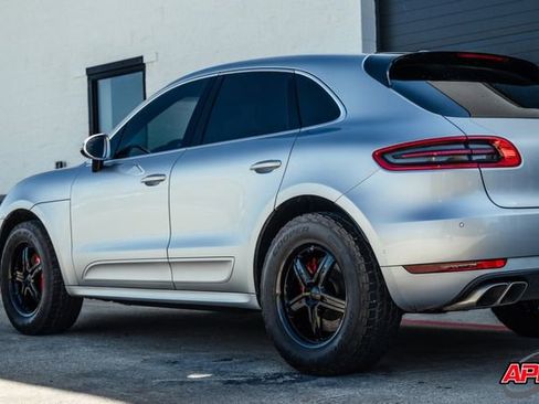 Used 2015 Porsche Macan Turbo image 46