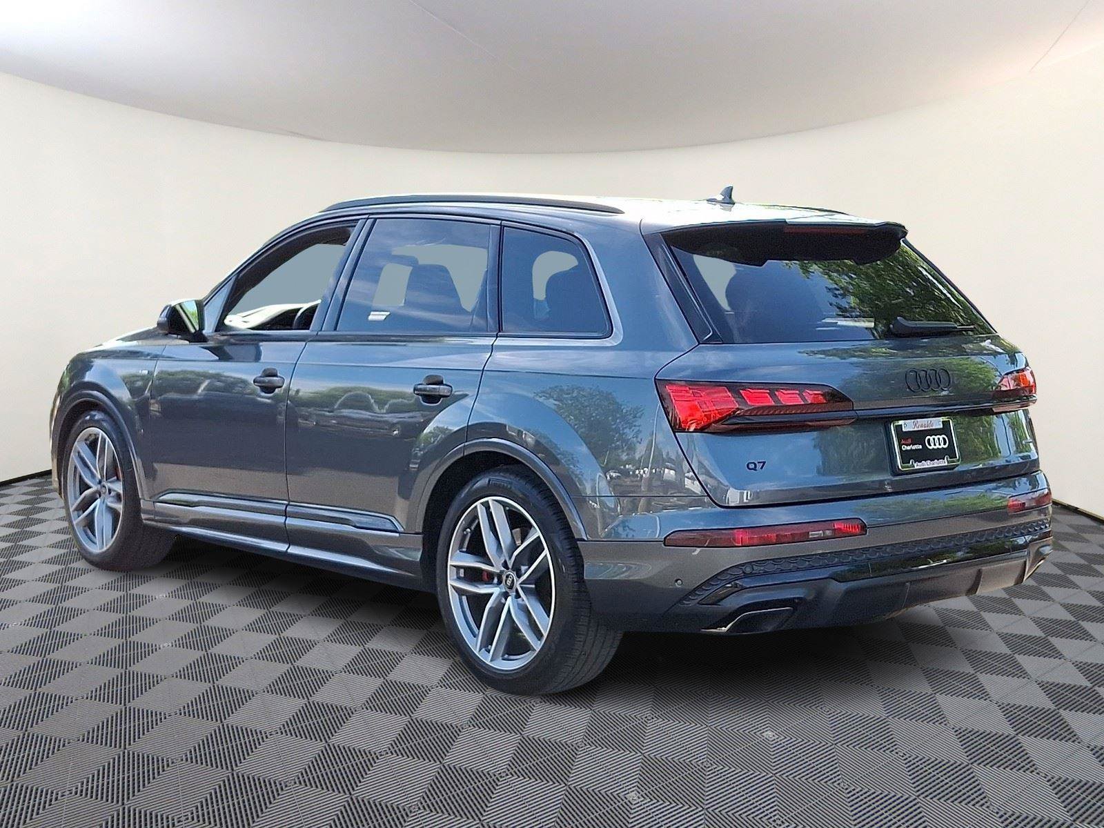 Used 2026 Audi Q7 3.0T Prestige w/ Prestige Package AWD/4WD image 4