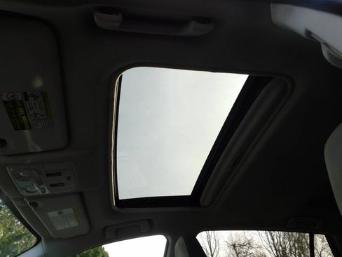 Used 2013 Toyota RAV4 XLE AWD/4WD image 17