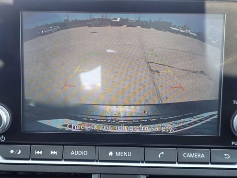 Used 2024 Nissan Altima 2.5 SV image 14