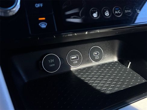 Used 2024 Genesis G70 2.5T image 26