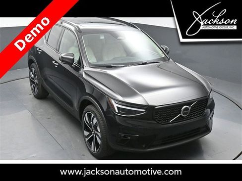 New 2025 Volvo XC40 B5 Ultra image 39