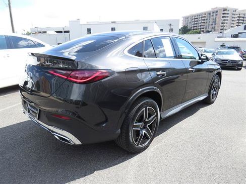 Used 2026 Mercedes-Benz GLC 300 4MATIC image 4