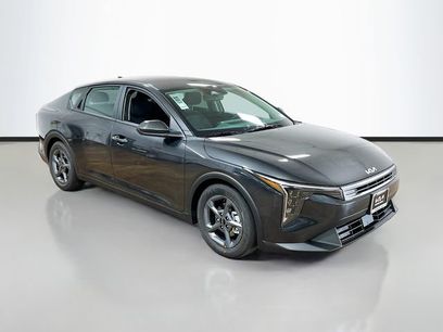 New 2025 Kia K4 LXS