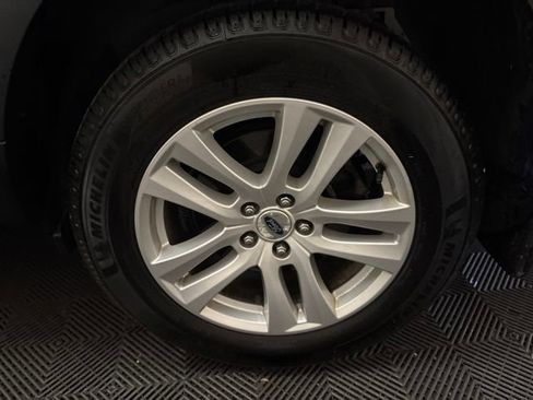 Used 2019 Ford Explorer XLT w/ Equipment Group 201A AWD/4WD image 25