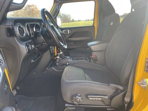 Used 2021 Jeep Wrangler Unlimited Sahara image 8