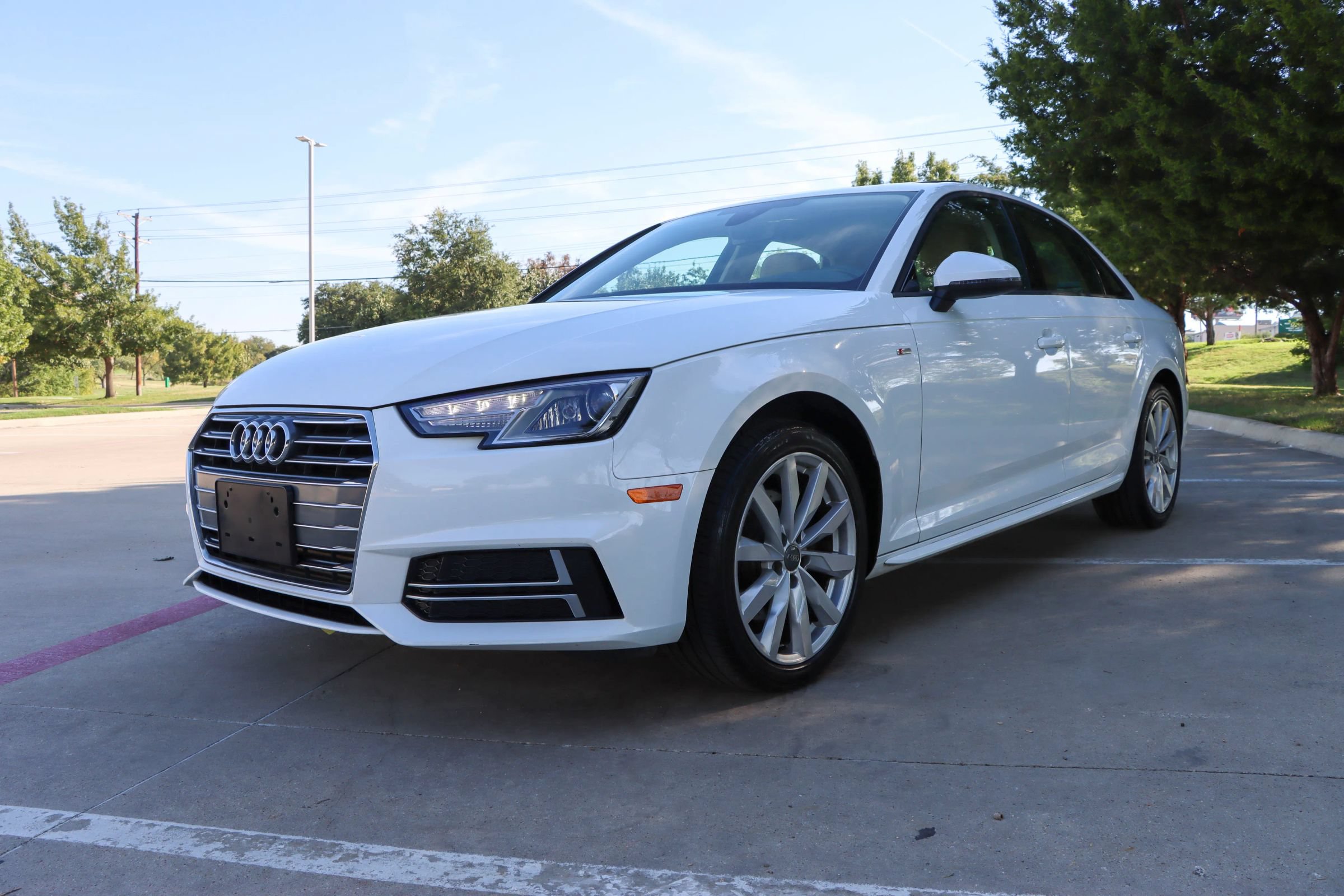 Used 2018 Audi A4 2.0T Ultra Premium w/ Convenience Package FWD image 3