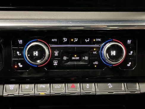 Used 2024 GMC Sierra 2500 Denali Ultimate w/ Snow Plow Prep/Camper Package image 20