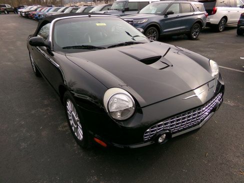 Used 2005 Ford Thunderbird Deluxe image 2
