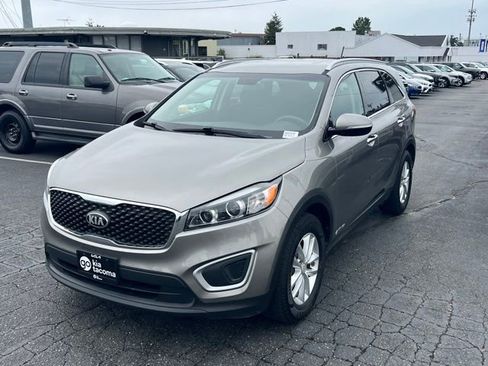 Used 2018 Kia Sorento LX AWD/4WD image 3