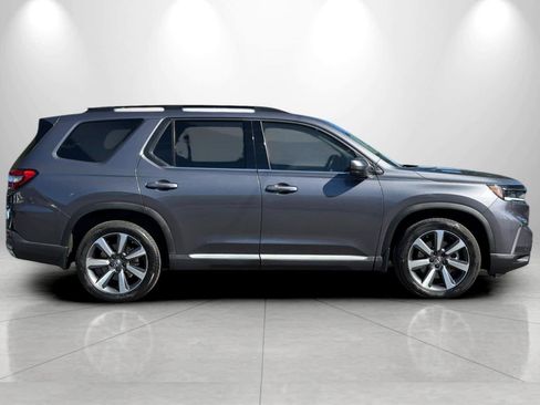 Used 2025 Honda Pilot Elite image 8