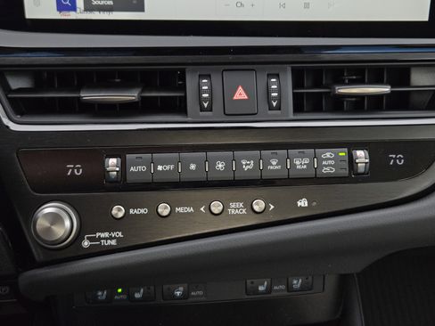 New 2025 Lexus ES 350 ES 350 w/ Premium Package image 14