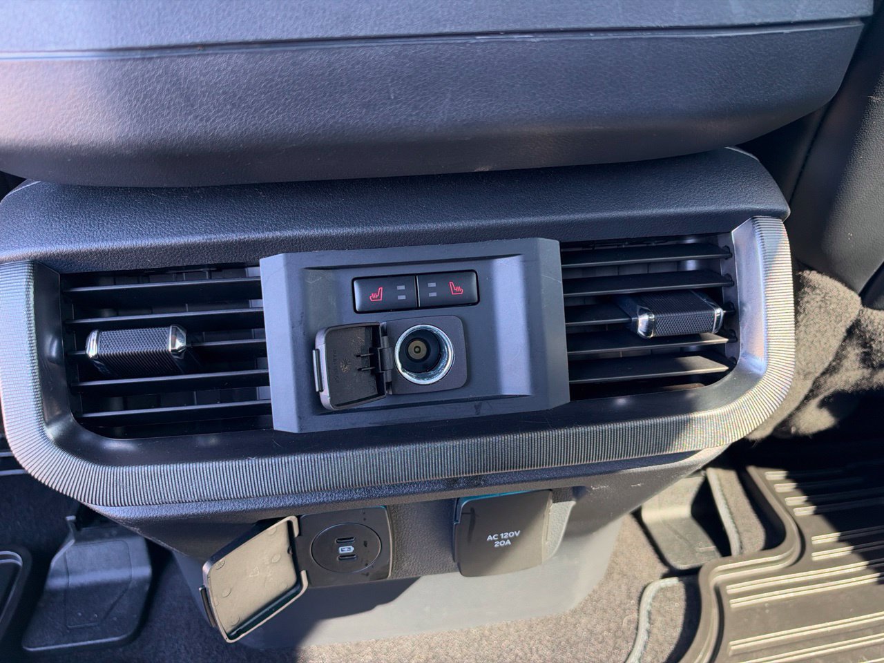 Used 2024 Ford F150 Platinum w/ Equipment Group 702A High AWD/4WD image 12