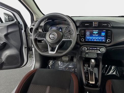 Certified 2025 Nissan Versa SR FWD image 22