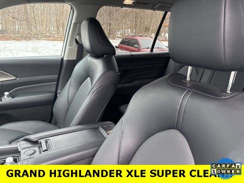 Used 2024 Toyota Grand Highlander XLE image 4