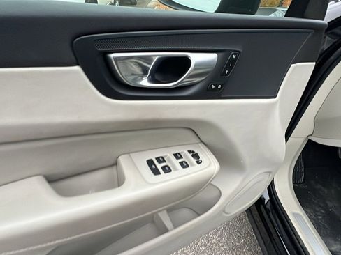 Used 2024 Volvo XC60 B5 Core image 15