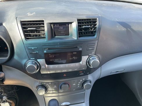 Used 2012 Toyota Highlander 4WD w/ Tech Pkg image 18