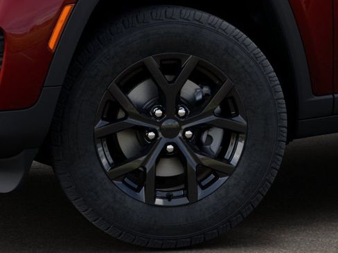 New 2025 Jeep Grand Cherokee Altitude image 8